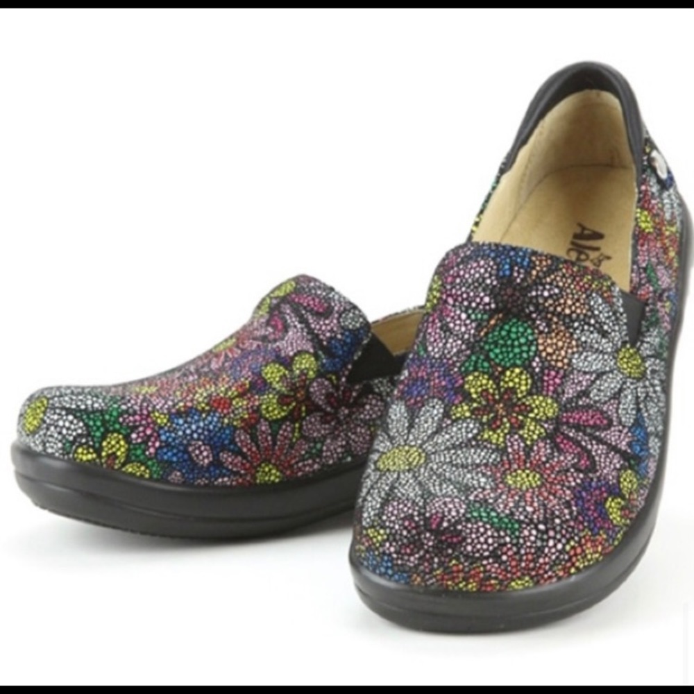 Alegria Keli Pro Daisy Chain Clogs Flower